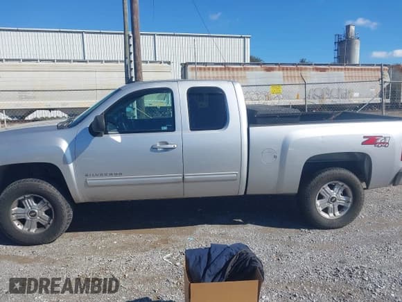 ✅ 2013 Chevrolet Silverado 1500 LT • VIN: 1GCRKSE74DZ388693 • Лот: 43588511. Опубликован ранее на IAAI с пробегом 295 155 миль. Бесплатный доступ к архиву аукционных продаж из США и подробный отчёт об истории автомобиля на DreamBid. Изображение 14.