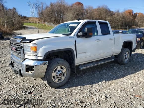 ✅ 2018 GMC Sierra 2500HD SLE • VIN: 1GT22SEG5JZ220669 • Лот: 90716725. Опубликован ранее на Copart с пробегом 147 491 миль. Бесплатный доступ к архиву аукционных продаж из США и подробный отчёт об истории автомобиля на DreamBid. Изображение 1.