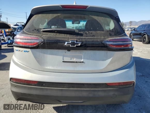 ✅ 2023 Chevrolet Bolt EV 2LT • VIN: 1G1FX6S04P4192430 • Lot: 42261915. Wystawiony na Copart z przebiegiem 6 390 mil. Bezpłatny archiwum sprzedaży aukcyjnych z USA i szczegółowy raport historii pojazdu na DreamBid. Zdjęcie 6.