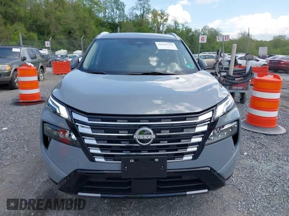 ✅ 2024 Nissan Rogue Platinum • VIN: JN8BT3DD4RW455608 • Lot: 42165723. Listed on IAAI with 4,682 mi. Free auction sales archive from the USA and detailed vehicle history report at DreamBid. Image 12.