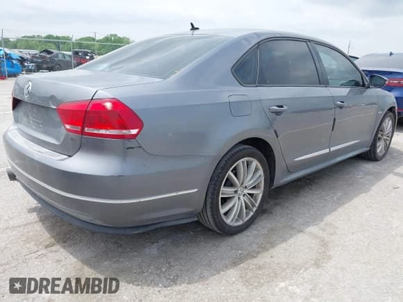 ✅ 2012 Volkswagen Passat S • VIN: 1VWAP7A39CC074390 • Lot: 42147260. Wystawiony na IAAI z przebiegiem 114 996 mil. Bezpłatny archiwum sprzedaży aukcyjnych z USA i szczegółowy raport historii pojazdu na DreamBid. Zdjęcie 4.