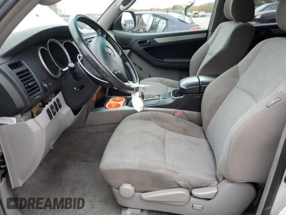 ✅ 2007 Toyota 4Runner SR5 • VIN: JTEBU14RX70127291 • Lot: 89894915. Wystawiony na Copart z przebiegiem 134 413 mil. Bezpłatny archiwum sprzedaży aukcyjnych z USA i szczegółowy raport historii pojazdu na DreamBid. Zdjęcie 7.