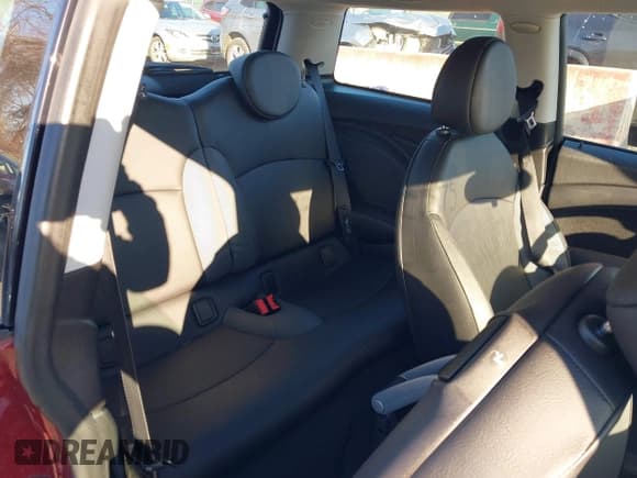 ✅ 2009 MINI Hardtop • VIN: WMWMF33529TT69024 • Lot: 43842575. Listed on IAAI with 95,370 mi. Free auction sales archive from the USA and detailed vehicle history report at DreamBid. Image 8.