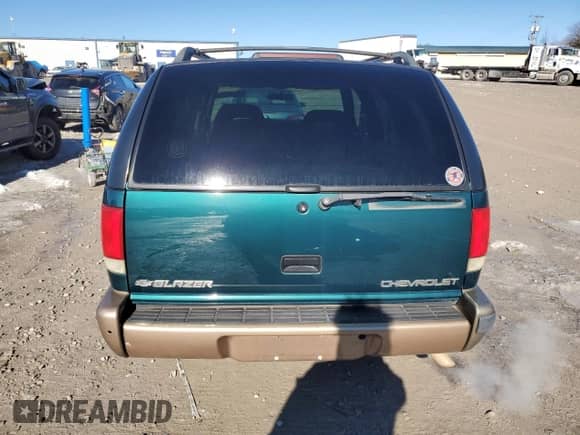 1997 Chevrolet Blazer LS with VIN 1GNDT13W6V2230742, listed as a Copart auction lot 88545005 with 251,684 mi miles and Clean title. Bid and sale history available at DreamBid. Image 6.