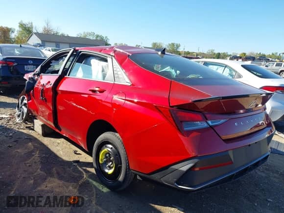 2025 Hyundai Elantra SEL Sport с VIN KMHLM4DG7SU880119, выставлен на аукционе IAAI как лот 43288751 с пробегом 5 532 миль миль и . История ставок и продаж доступна на DreamBid. Изображение 3.