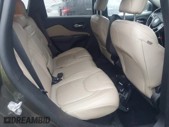 ✅ 2016 Jeep Cherokee Limited • VIN: 1C4PJMDS4GW102259 • Lot: 43564127. Wystawiony na IAAI z przebiegiem 90 496 mil. Bezpłatny archiwum sprzedaży aukcyjnych z USA i szczegółowy raport historii pojazdu na DreamBid. Zdjęcie 8.