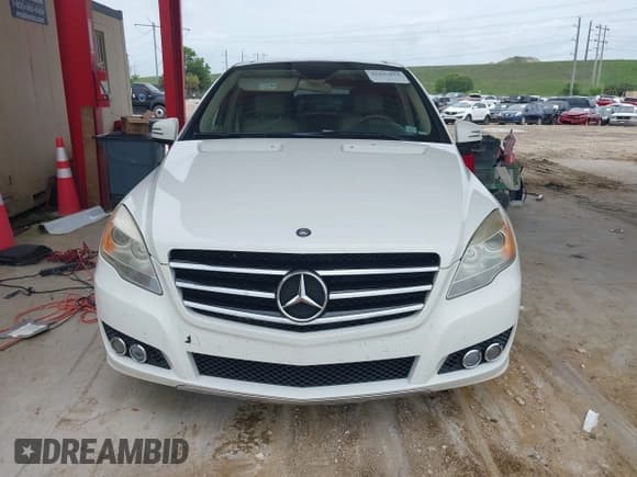 ✅ 2011 Mercedes-Benz R 350 • VIN: 4JGCB6FEXBA113685 • Lot: 42437813. Listed on IAAI with 90,653 mi. Free auction sales archive from the USA and detailed vehicle history report at DreamBid. Image 12.