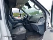 ✅ 2019 Ford Transit • VIN: 1FTYR2CM8KKB76756 • Lot: 42015010. Wystawiony na IAAI z przebiegiem 97 250 mil. Bezpłatny archiwum sprzedaży aukcyjnych z USA i szczegółowy raport historii pojazdu na DreamBid. Zdjęcie 5.