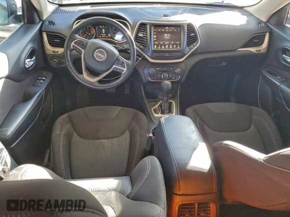 ✅ 2016 Jeep Cherokee Latitude • VIN: 1C4PJLCB0GW222975 • Лот: 96058965. Опубликован ранее на Copart с пробегом 150 938 миль. Бесплатный доступ к архиву аукционных продаж из США и подробный отчёт об истории автомобиля на DreamBid. Изображение 8.