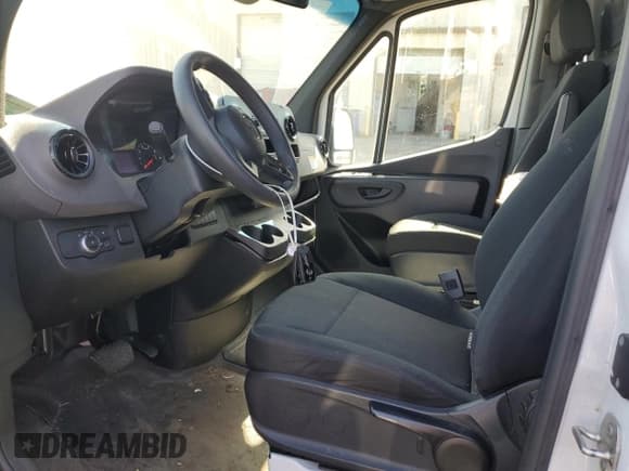 ✅ 2023 Mercedes-Benz Sprinter Cargo • VIN: W1Y40BHY8PT160218 • Lot: 52972155. Listed on Copart with 24,877 mi. Free auction sales archive from the USA and detailed vehicle history report at DreamBid. Image 7.