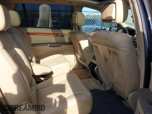✅ 2006 Mercedes-Benz R 3.5L • VIN: 4JGCB65E36A032213 • Lot: 42154035. Listed on IAAI with Not provided. Free auction sales archive from the USA and detailed vehicle history report at DreamBid. Image 8.