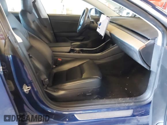 ✅ 2020 Tesla Model 3 Standard Range Plus • VIN: 5YJ3E1EA9LF706721 • Lot: 43574673. Wystawiony na IAAI z przebiegiem 58 095 mil. Bezpłatny archiwum sprzedaży aukcyjnych z USA i szczegółowy raport historii pojazdu na DreamBid. Zdjęcie 5.