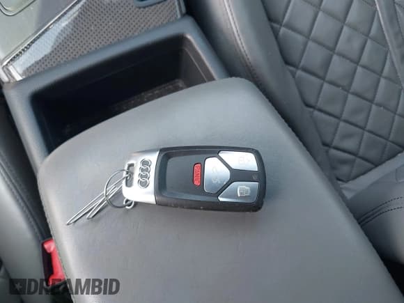 ✅ 2018 Audi S4 Premium Plus • VIN: WAUB4AF41JA057409 • Lot: 43087244. Wystawiony na IAAI z przebiegiem 82 791 mil. Bezpłatny archiwum sprzedaży aukcyjnych z USA i szczegółowy raport historii pojazdu na DreamBid. Zdjęcie 11.