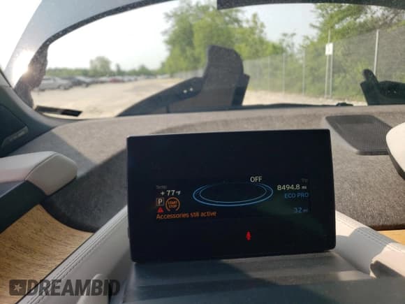 ✅ 2014 BMW i3 • VIN: WBY1Z4C5XEV275022 • Lot: 59547425. Listed on Copart with 84,948 mi. Free auction sales archive from the USA and detailed vehicle history report at DreamBid. Image 9.