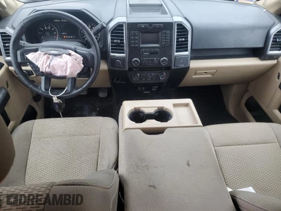 ✅ 2015 Ford F-150 XLT • VIN: 1FTEW1EF1FKE73748 • Lot: 90114235. Wystawiony na Copart z przebiegiem 52 587 mil. Bezpłatny archiwum sprzedaży aukcyjnych z USA i szczegółowy raport historii pojazdu na DreamBid. Zdjęcie 8.