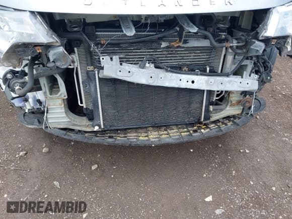 ✅ 2018 Mitsubishi Outlander SEL • VIN: JA4J24A58JZ058655 • Lot: 42569775. Listed on IAAI with 111,370 mi. Free auction sales archive from the USA and detailed vehicle history report at DreamBid. Image 17.