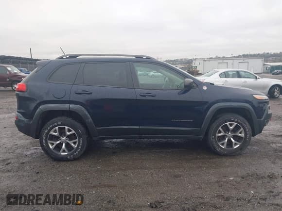 ✅ 2014 Jeep Cherokee Trailhawk • VIN: 1C4PJMBB5EW120432 • Lot: 41973114. Wystawiony na IAAI z przebiegiem 88 795 mil. Bezpłatny archiwum sprzedaży aukcyjnych z USA i szczegółowy raport historii pojazdu na DreamBid. Zdjęcie 13.