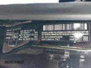 ✅ 2017 Jeep Renegade Latitude • VIN: ZACCJABB4HPG28793 • Lot: 42986404. Wystawiony na IAAI z przebiegiem 112 532 mil. Bezpłatny archiwum sprzedaży aukcyjnych z USA i szczegółowy raport historii pojazdu na DreamBid. Zdjęcie 9.