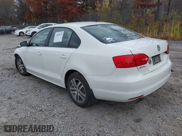 ✅ 2011 Volkswagen Jetta S • VIN: 3VW1K7AJ4BM394260 • Lot: 43550078. Listed on IAAI with 153,149 mi. Free auction sales archive from the USA and detailed vehicle history report at DreamBid. Image 3.