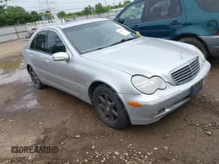 ✅ 2002 Mercedes-Benz C 230/260/280/320 • VIN: WDBRF64J52E009146 • Lot: 42504210. Wystawiony na IAAI z przebiegiem 188 496 mil. Bezpłatny archiwum sprzedaży aukcyjnych z USA i szczegółowy raport historii pojazdu na DreamBid. Zdjęcie 1.