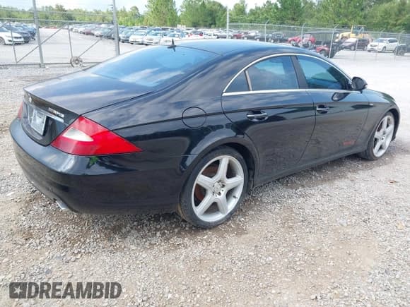 ✅ 2006 Mercedes-Benz CLS 500 • VIN: WDDDJ75X96A029194 • Lot: 42934493. Wystawiony na IAAI z przebiegiem 285 513 mil. Bezpłatny archiwum sprzedaży aukcyjnych z USA i szczegółowy raport historii pojazdu na DreamBid. Zdjęcie 4.