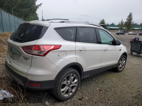 ✅ 2015 Ford Escape Titanium • VIN: 1FMCU9J98FUB31984 • Lot: 57406115. Listed on Copart with 116,681 mi. Free auction sales archive from the USA and detailed vehicle history report at DreamBid. Image 3.