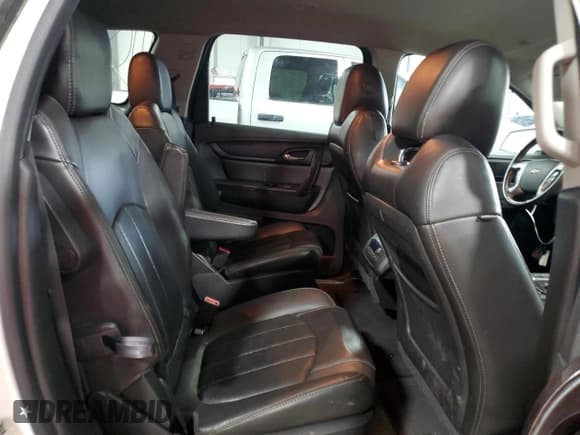 ✅ 2015 Chevrolet Traverse LTZ • VIN: 1GNKVJKD8FJ225261 • Lot: 62008235. Wystawiony na Copart z przebiegiem 199 244 mil. Bezpłatny archiwum sprzedaży aukcyjnych z USA i szczegółowy raport historii pojazdu na DreamBid. Zdjęcie 11.