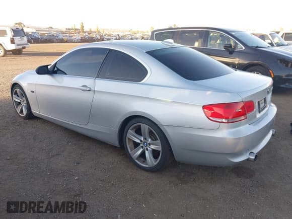 ✅ 2007 BMW 3 Series 335i • VIN: WBAWB73527PV83013 • Lot: 43576728. Listed on IAAI with Not provided. Free auction sales archive from the USA and detailed vehicle history report at DreamBid. Image 3.