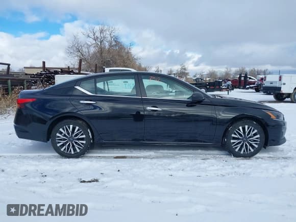 ✅ 2024 Nissan Altima SV • VIN: 1N4BL4DV0RN385787 • Lot: 43847512. Listed on IAAI with 45,293 mi. Free auction sales archive from the USA and detailed vehicle history report at DreamBid. Image 14.