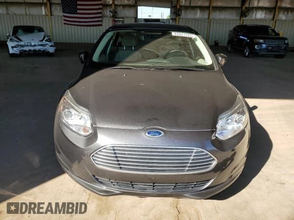 ✅ 2016 Ford Focus Electric • VIN: 1FADP3R4XGL406256 • Lot: 82641725. Wystawiony na Copart z przebiegiem 29 429 mil. Bezpłatny archiwum sprzedaży aukcyjnych z USA i szczegółowy raport historii pojazdu na DreamBid. Zdjęcie 5.