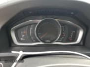 ✅ 2017 Volvo V60 Premier • VIN: YV140MEK8H1360233 • Лот: 65521015. Опубликован ранее на Copart с пробегом 138 756 миль. Бесплатный доступ к архиву аукционных продаж из США и подробный отчёт об истории автомобиля на DreamBid. Изображение 9.