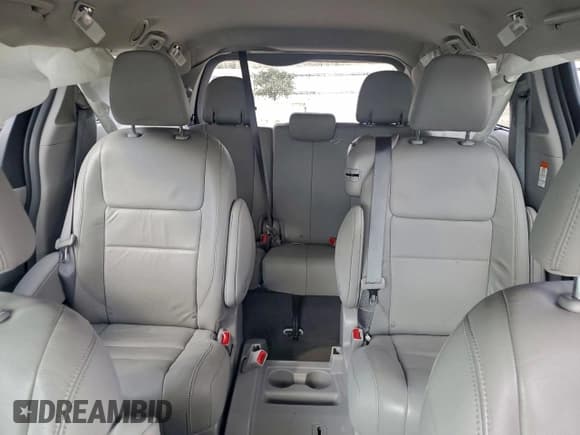 ✅ 2018 Toyota Sienna XLE • VIN: 5TDYZ3DC8JS953584 • Lot: 93465855. Wystawiony na Copart z przebiegiem 60 045 mil. Bezpłatny archiwum sprzedaży aukcyjnych z USA i szczegółowy raport historii pojazdu na DreamBid. Zdjęcie 10.