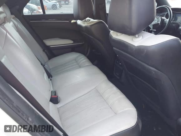 ✅ 2021 Chrysler 300 S • VIN: 2C3CCABG2MH523868 • Lot: 42399021. Listed on IAAI with 105,325 mi. Free auction sales archive from the USA and detailed vehicle history report at DreamBid. Image 8.