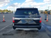 ✅ 2019 Ford Expedition Platinum • VIN: 1FMJU1MT2KEA81491 • Lot: 43499794. Wystawiony na IAAI z przebiegiem 84 808 mil. Bezpłatny archiwum sprzedaży aukcyjnych z USA i szczegółowy raport historii pojazdu na DreamBid. Zdjęcie 16.