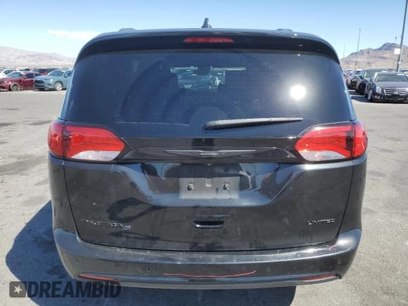 ✅ 2018 Chrysler Pacifica Limited • VIN: 2C4RC1GG3JR260018 • Lot: 54653885. Listed on Copart with 150,334 mi. Free auction sales archive from the USA and detailed vehicle history report at DreamBid. Image 6.