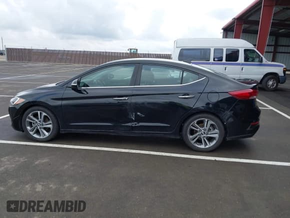 ✅ 2017 Hyundai Elantra SE • VIN: KMHD84LF2HU074344 • Lot: 43466259. Wystawiony na IAAI z przebiegiem 191 346 mil. Bezpłatny archiwum sprzedaży aukcyjnych z USA i szczegółowy raport historii pojazdu na DreamBid. Zdjęcie 14.