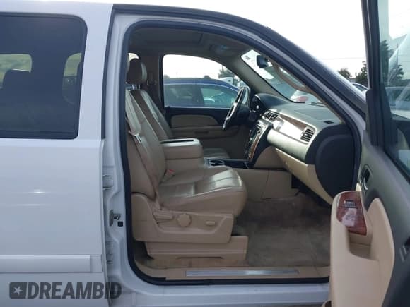 ✅ 2008 Chevrolet Tahoe • VIN: 1GNFK13548R211914 • Lot: 43746017. Listed on IAAI with 145,099 mi. Free auction sales archive from the USA and detailed vehicle history report at DreamBid. Image 5.