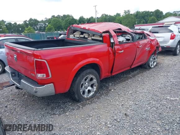 2017 Ram 1500 Laramie z VIN 1C6RR6NG1HS846733, wystawiony jako IAAI lot #42748455 z przebiegiem 106 426 mil mil oraz . Historia ofert i sprzedaży dostępna na DreamBid. Obrazek 4.