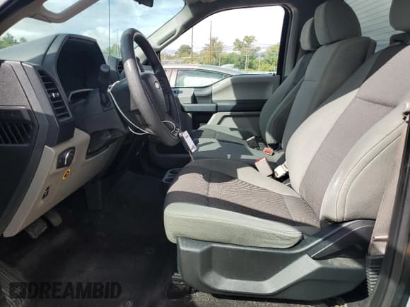 ✅ 2016 Ford F-150 XL • VIN: 1FTMF1E80GKE78809 • Lot: 82128535. Wystawiony na Copart z przebiegiem 117 544 mil. Bezpłatny archiwum sprzedaży aukcyjnych z USA i szczegółowy raport historii pojazdu na DreamBid. Zdjęcie 7.