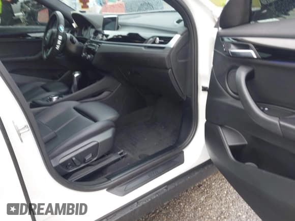 ✅ 2019 BMW X2 xDrive28i • VIN: WBXYJ5C57K5N64743 • Lot: 43396755. Wystawiony na IAAI z przebiegiem 72 371 mil. Bezpłatny archiwum sprzedaży aukcyjnych z USA i szczegółowy raport historii pojazdu na DreamBid. Zdjęcie 5.