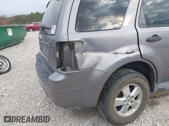 ✅ 2008 Ford Escape XLT • VIN: 1FMCU03108KC24175 • Lot: 43753808. Listed on IAAI with 220,422 mi. Free auction sales archive from the USA and detailed vehicle history report at DreamBid. Image 6.