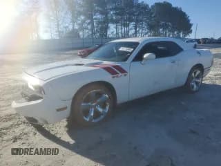 ✅ 2014 Dodge Challenger R/T Plus • VIN: 2C3CDYBT4EH154046 • Lot: 44773895. Wystawiony na Copart z przebiegiem 137 685 mil. Bezpłatny archiwum sprzedaży aukcyjnych z USA i szczegółowy raport historii pojazdu na DreamBid. Zdjęcie 1.