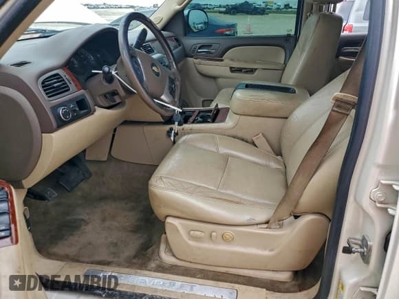 ✅ 2013 Chevrolet Suburban LTZ • VIN: 1GNSCKE08DR187629 • Lot: 93661735. Listed on Copart with 237,194 mi. Free auction sales archive from the USA and detailed vehicle history report at DreamBid. Image 7.