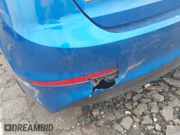 ✅ 2018 Hyundai Elantra Value Edition • VIN: KMHD84LF1JU701282 • Lot: 43617562. Listed on IAAI with 167,997 mi. Free auction sales archive from the USA and detailed vehicle history report at DreamBid. Image 17.