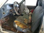 ✅ 1988 Toyota Pickup • VIN: JT4RN50R0J5167256 • Лот: 86328535. Опубликован ранее на Copart с пробегом 225 555 миль. Бесплатный доступ к архиву аукционных продаж из США и подробный отчёт об истории автомобиля на DreamBid. Изображение 7.