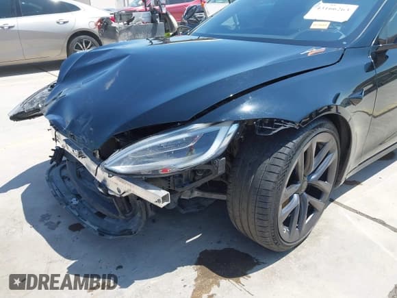 ✅ 2021 Tesla Model S Plaid • VIN: 5YJSA1E65MF439632 • Lot: 43166263. Listed on IAAI with 38,565 mi. Free auction sales archive from the USA and detailed vehicle history report at DreamBid. Image 6.