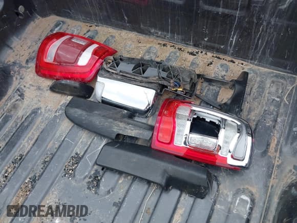 ✅ 2022 Ram 2500 Laramie • VIN: 3C6UR5FL9NG324631 • Lot: 42420423. Wystawiony na IAAI z przebiegiem 56 695 mil. Bezpłatny archiwum sprzedaży aukcyjnych z USA i szczegółowy raport historii pojazdu na DreamBid. Zdjęcie 12.