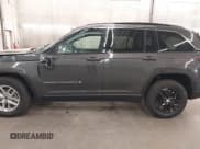 ✅ 2025 Jeep Grand Cherokee Altitude X • VIN: 1C4RJHAG5SC278876 • Лот: 42261321. Опубликован ранее на IAAI с пробегом 819 миль. Бесплатный доступ к архиву аукционных продаж из США и подробный отчёт об истории автомобиля на DreamBid. Изображение 15.