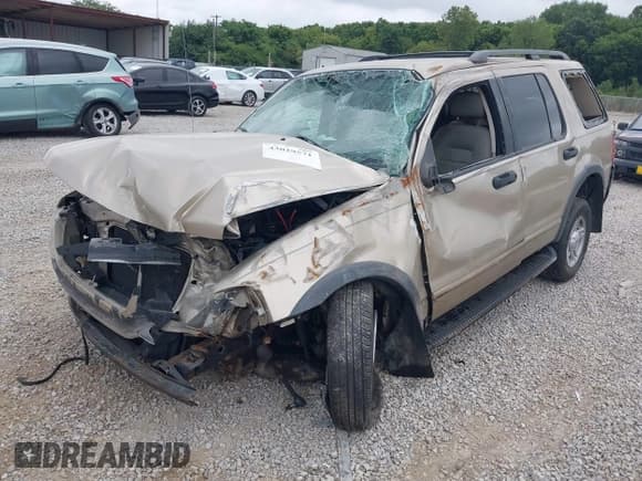 ✅ 2003 Ford Explorer XLS • VIN: 1FMZU72K13UB59704 • Lot: 43029571. Listed on IAAI with 209,755 mi. Free auction sales archive from the USA and detailed vehicle history report at DreamBid. Image 6.