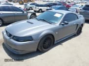 ✅ 1999 Ford Mustang • VIN: 1FAFP4046XF202967 • Lot: 42574831. Wystawiony na IAAI z przebiegiem 138 068 mil. Bezpłatny archiwum sprzedaży aukcyjnych z USA i szczegółowy raport historii pojazdu na DreamBid. Zdjęcie 2.